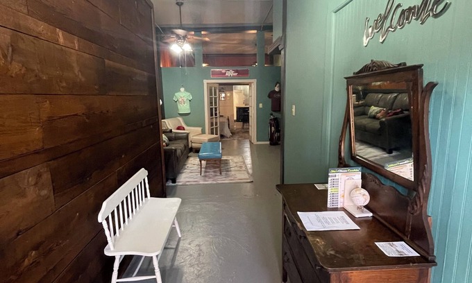Van Buren Apartment | The Cranny at Main Street Suites: 1 bedroom with smart TV in downtown Van Buren
