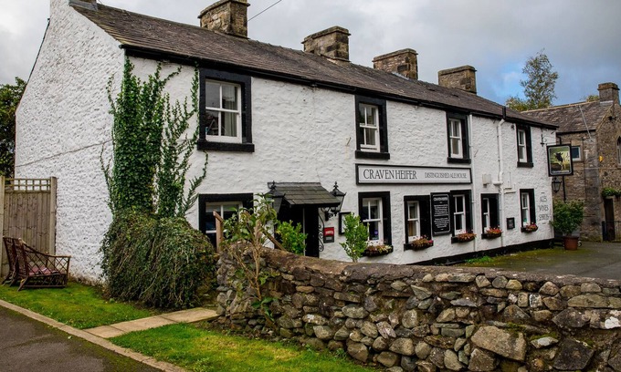 Ingleton Hotel | Discover The Craven Heifer Ingleton with Top-Rated Dining