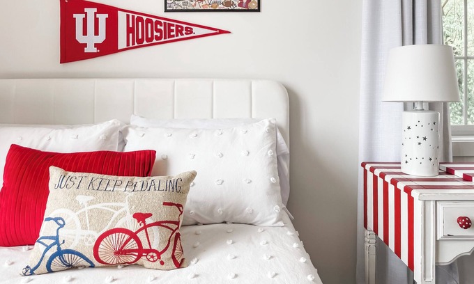 Bloomington Condo | Guest Rated: The Cream & Crimson Condo with Pool Access