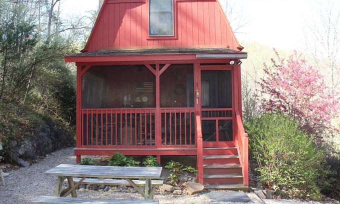 Fairfield House | The Creekside Retreat, The Creekside Retreat