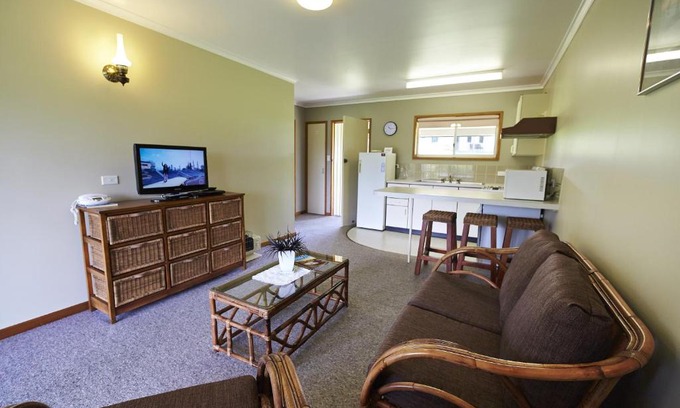 Norfolk Island Apartment | Discover The Crest Apartments with Full Kitchen Amenities