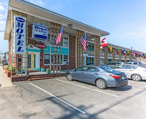 Hampton Hotel | Ocean View Comfort at Royal Crest Inn - Hampton Beach