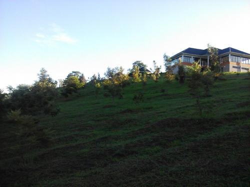 Kyesero Hotel | Family-Friendly Stay at The Crested Crane Bwindi Hotel
