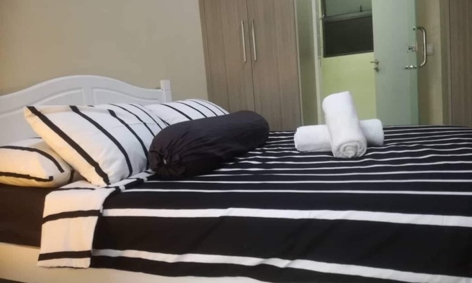 Central District Apartment | Experience Scenic Views at The Cribs Homestay