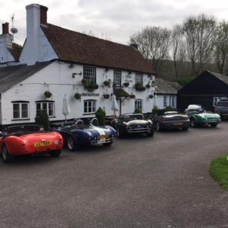 Petworth Hotel | Guest Rated 9.2: The Cricketers Arms with Family-Friendly Dining