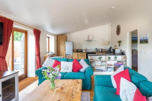 West Buckland House | Discover The Croft @ Warrens Farm: Pet & Child Friendly Retreat