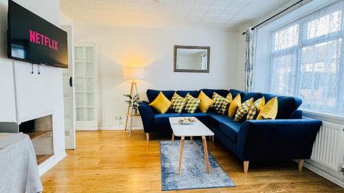 Borehamwood Apartment | Ideal Stay for Contractors - Pet & Child Friendly Comfort