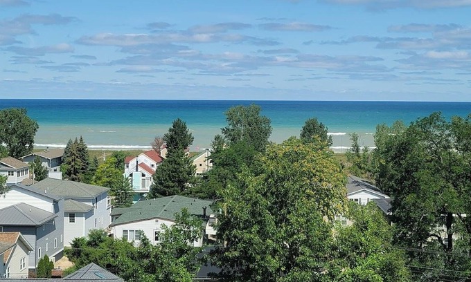 Michigan City House | The Crow's Nest - Spectacular Lake Michigan Views