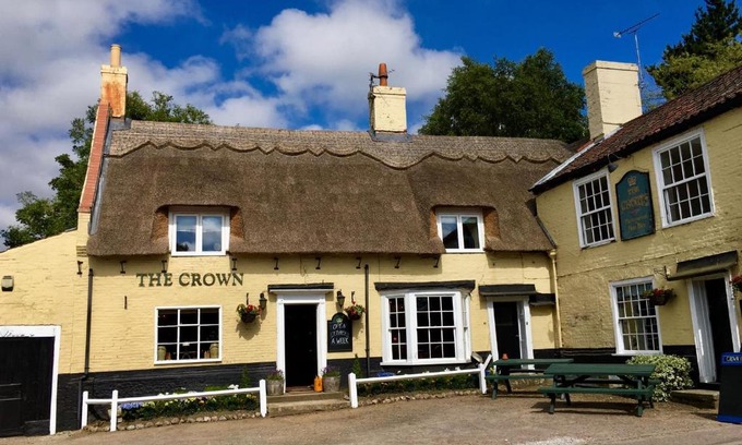 Smallburgh Bed & Breakfast | Discover The Crown Inn: Pet-Friendly with Top Reviews