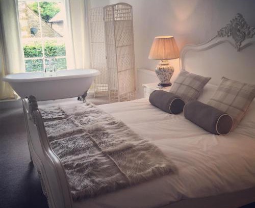 Culworth Hotel | Unforgettable Stays at The Crown Inn with Breakfast Included