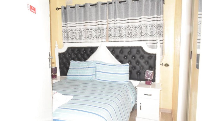 Harare House | Cozy Crown Inn Guest House with Oceanfront Amenities