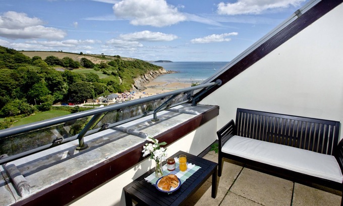 Maenporth Cottage | Family-Friendly Crows Nest with Pool in Maenporth, Cornwall
