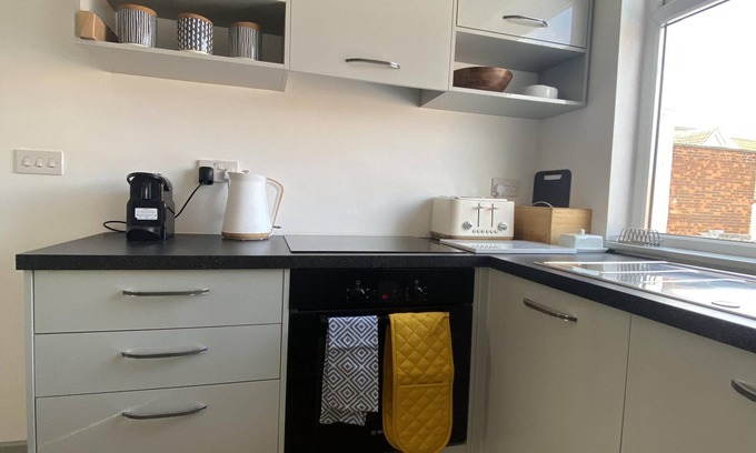 Sheringham Apartment | Highly Rated Crows Nest Hotel in Sheringham - Family Friendly