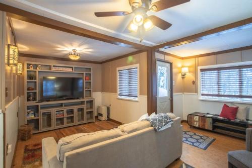 North Pole House | Pet-Friendly Getaway at The Cub Cottage in North Pole AK