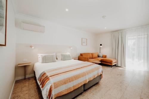 Central Mudgee Hotel | Discover Cudgegong Valley Motel: Pet-Friendly Retreat with Pool