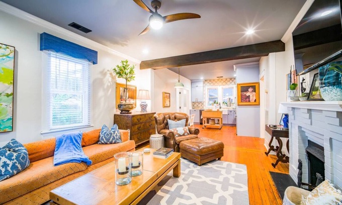Cullman House | Convenient Stay at The Cullman Haus Near Warehouse District