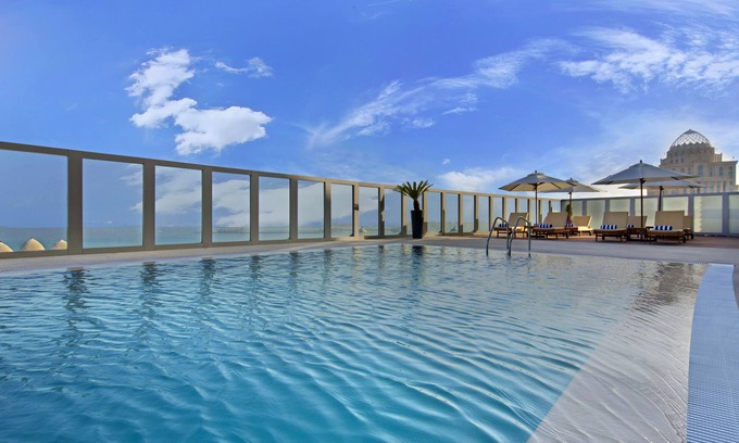 Diplomatic Area Hotel | Discover The Curve Hotel: Family-Friendly with Pool Access