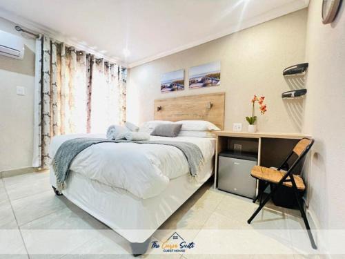 Nkowankowa House | Exceptional Curve Suite Guest House with Pool & Breakfast