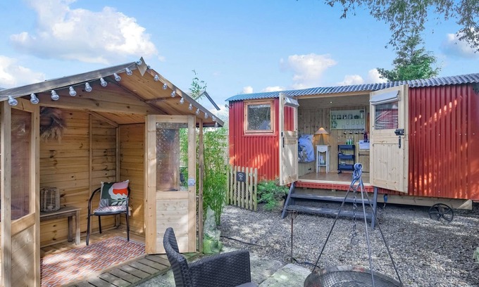 Munslow Cottage | Cozy 1 Bedroom Retreat in Craven Arms with Lake View
