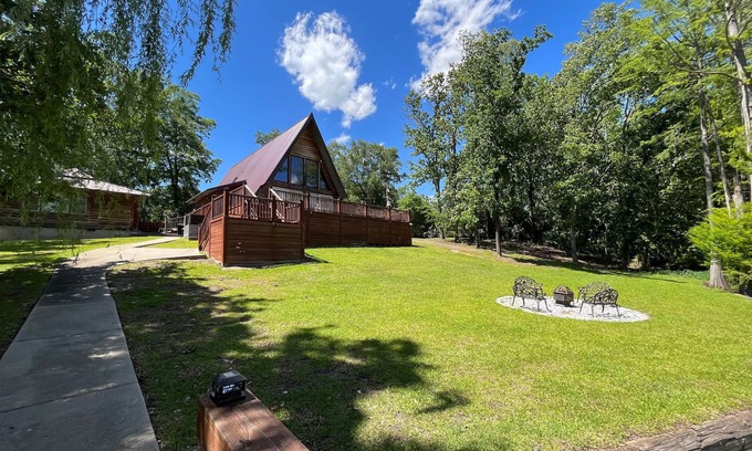 Calhoun County House | Discover The Cypress House: Pet-Friendly Lake View Retreat