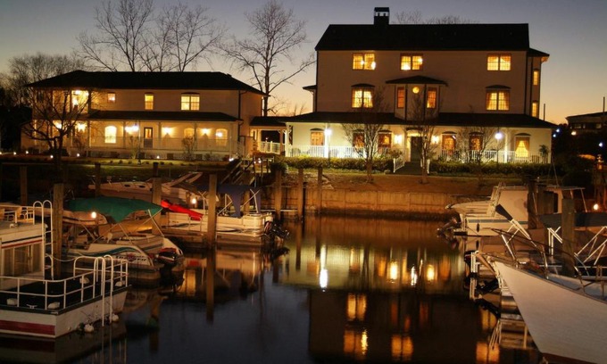 Conway Bed & Breakfast | Discover The Cypress Inn: Pet-Friendly & Highly Rated Stay