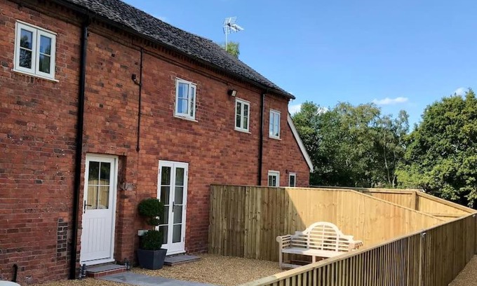 Brereton House | Exceptional Stay at The Dairy: Pet and Child Friendly