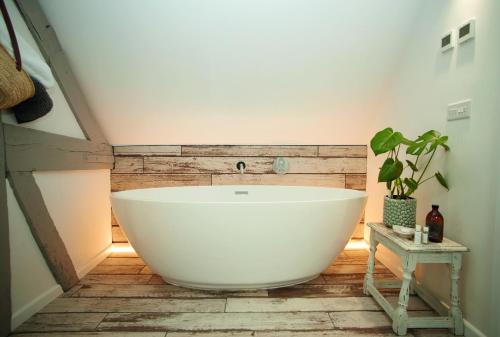 Eckington House | Elegant Stay at The Dairy Worcestershire Awaits You