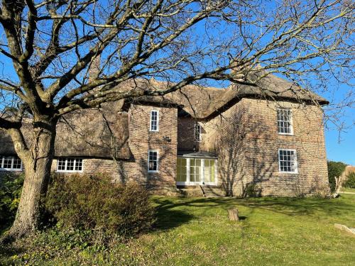 Holworth Bed & Breakfast | Discover The Dairyman Suite: Top-Rated with Great Amenities
