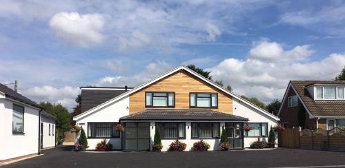 Baginton House | Family-Friendly Stays at The Dakota Guesthouse Baginton