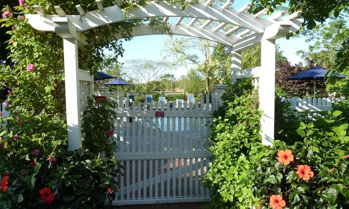 Sandwich Hotel | Discover The Dan'l Webster Inn and Spa: Relaxing Getaway