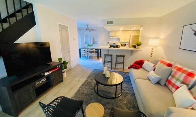 Brownsville Apartment | The Dapper in BTX - Adults Only