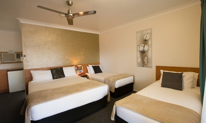 Berserker Hotel | Eco-Friendly Retreat at The David Motel with Pool & Dining