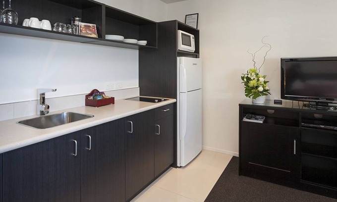 New Plymouth CBD Hotel | Discover The Dawson Motel: 4-Star Stay with Breakfast & Kitchen