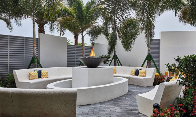 Daytona Beach Hotel | Exceptional Comfort at The Daytona, Autograph Collection