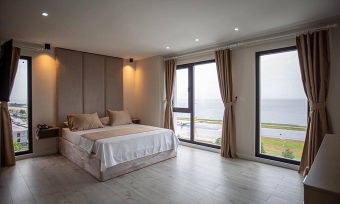 Trabzon Hotel | Guest Rated 10/10: The Deck Otel with Family Amenities