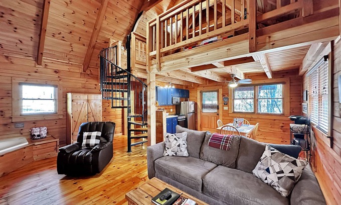 Pine Mountain Valley Cabin | Pet-Friendly Retreat at The Deer Cabin - Rated 9.8/10