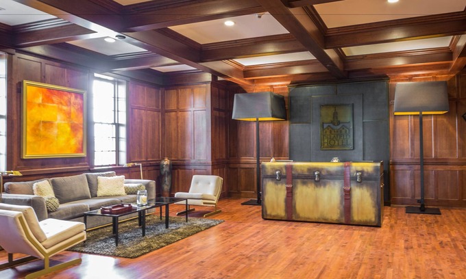 Delafield Hotel | Elegant Delafield Hotel: 4-Star Stay with Spa & Dining