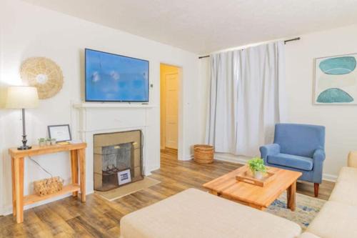 Columbus House | Pet-Friendly Doubles - Unit A in the Heart of the City