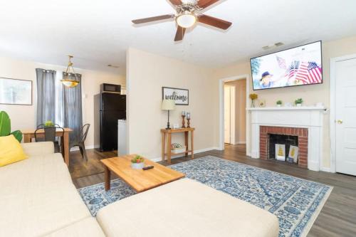 Columbus House | Cozy Doubles - Unit D with Pet-Friendly Perks