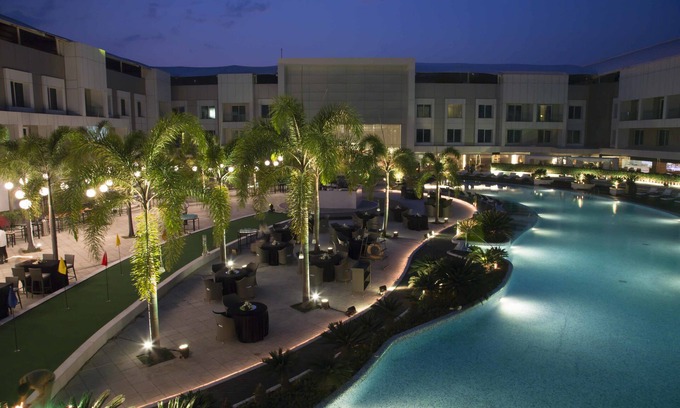 Pardi Hotel | Experience The Deltin Hotel: Family-Friendly & Poolside Fun