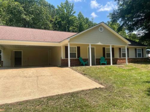 Mc Caskill House | Exceptional Home in Murfreesboro - Family-Friendly Stay