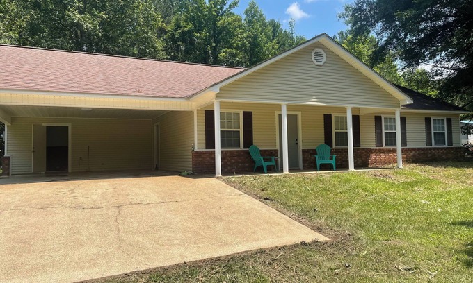Mc Caskill House | Exceptional Stay Near Crater of Diamonds in Murfreesboro