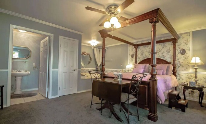 Marshfield Cabin | Experience the Queen Anne Suite at The Dickey House