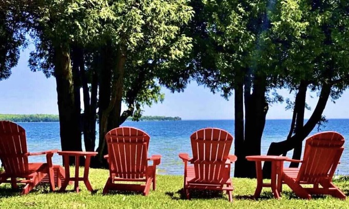 Rowleys Bay House | Idyllic Waterfront Retreat Steps from Sister Bay