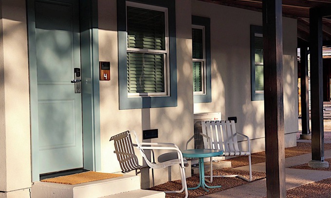 Brenham Hotel | Unforgettable Stay at The Dixie Motel Brenham with Spa & Dining