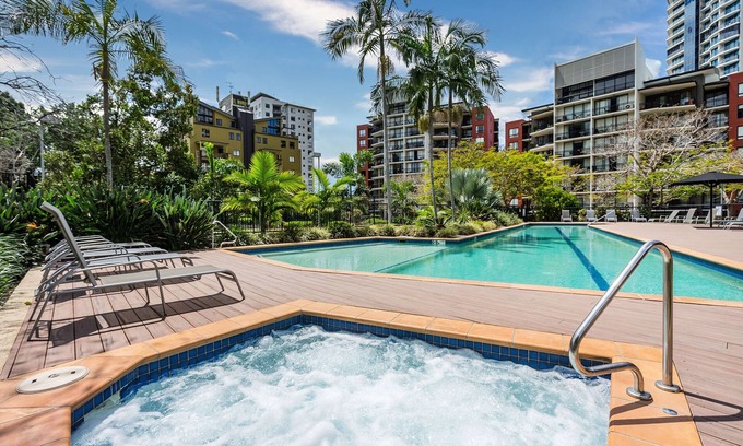 Kangaroo Point Apartment | Relax at The Docks on Goodwin: 4-Star Oceanfront Escape