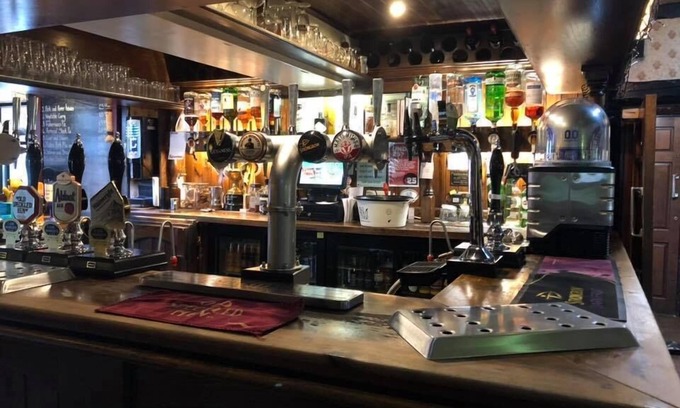 Wordsley Hotel | Inviting Stay at The Dog & Doublet Inn with Family-Friendly Amenities