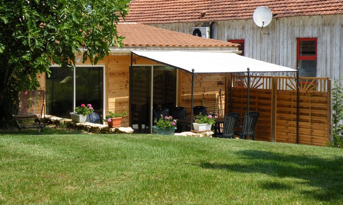 Le Buisson-de-Cadouin Cottage | Discover Les Figuiers at The Domain of Pécany - 10/10 Rated