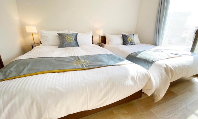 Kochi Apartment | Family-Friendly Stay at The Domain - Rated 8.7/10