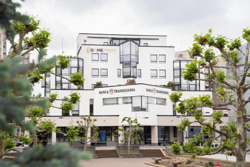 Satu Mare Apartment | Unforgettable Stays at The Dome Aparthotel - 4 Star Rated